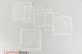 Set of 6 coasters hand-embroidered with white fireworks 10*10 cm